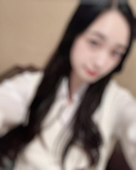 超剛毛！生粋のお嬢様！ずっと決められた生活に我慢出来ずイケないことを、、、人生初顔射・初中出し！