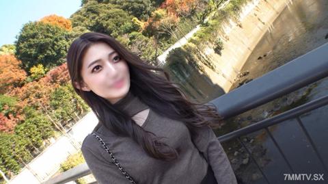 數年前還以天氣小姐身分活躍的已婚女性，向往平凡生活而退休，但缺乏刺激讓她壓力MAX！為了回憶過去而進行的濕身中出性愛 | FC2電子市場