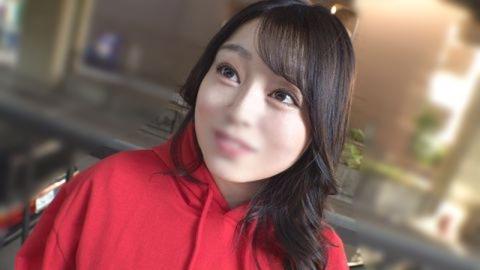 スーパーで働くJカップ爆乳人妻！おっぱい目当てに来店する男にチヤホヤされて調*に乗って客と不倫中出しSEX