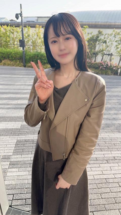 8/11まで50％OFF!!会社の色白美人後輩とデートからの濃密ハメ撮り♡パイパン美マンをデカチンで突き上げて窓際でもお構いなしの大胆開脚ピストン！
